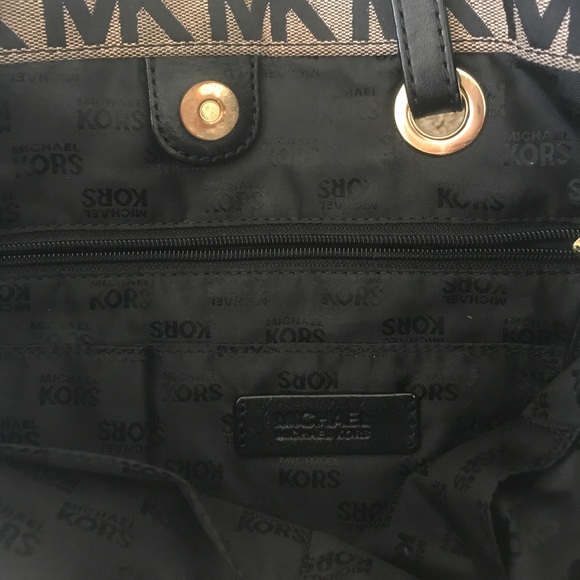 💎FLASH SALE💎  MICHAEL KORS monogram tote - Picture 4 of 9